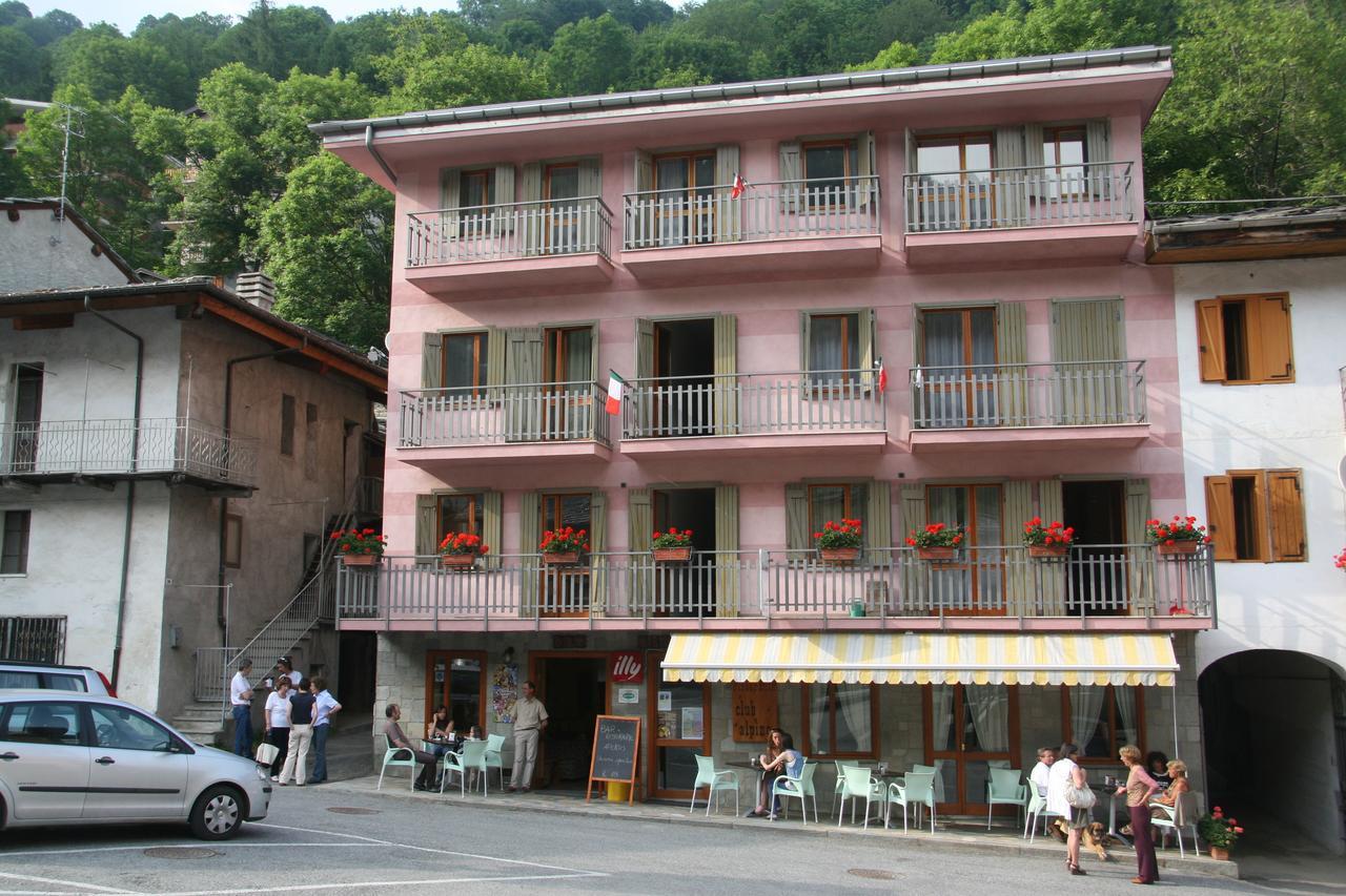 Albergo Club Alpino Crissolo Eksteriør bilde